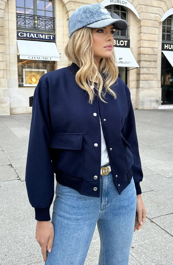 Isla All Day Bomber - te combineren met elke outfit!